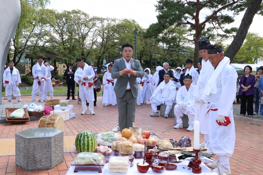 제29회 무주반딧불축제-산의실 솟대세우기